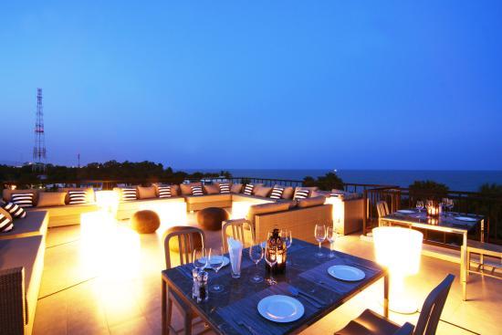 Dune Bar & Restaurant